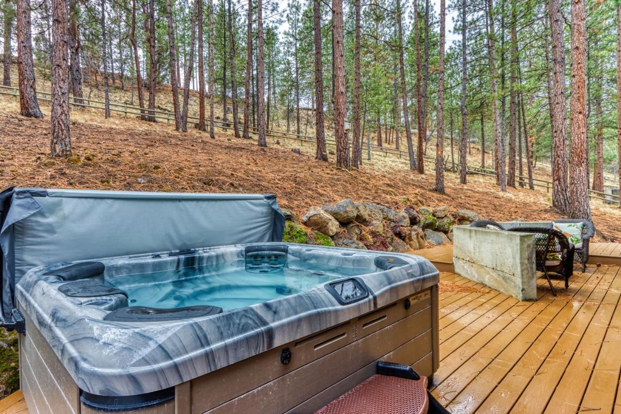 Camp Polk Lodge Сістерс Екстер'єр фото
